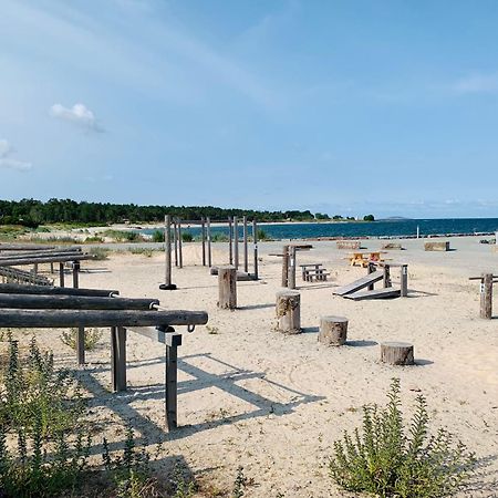 Strandlaegenhet Byxelkrok, Oeland Ngoại thất bức ảnh